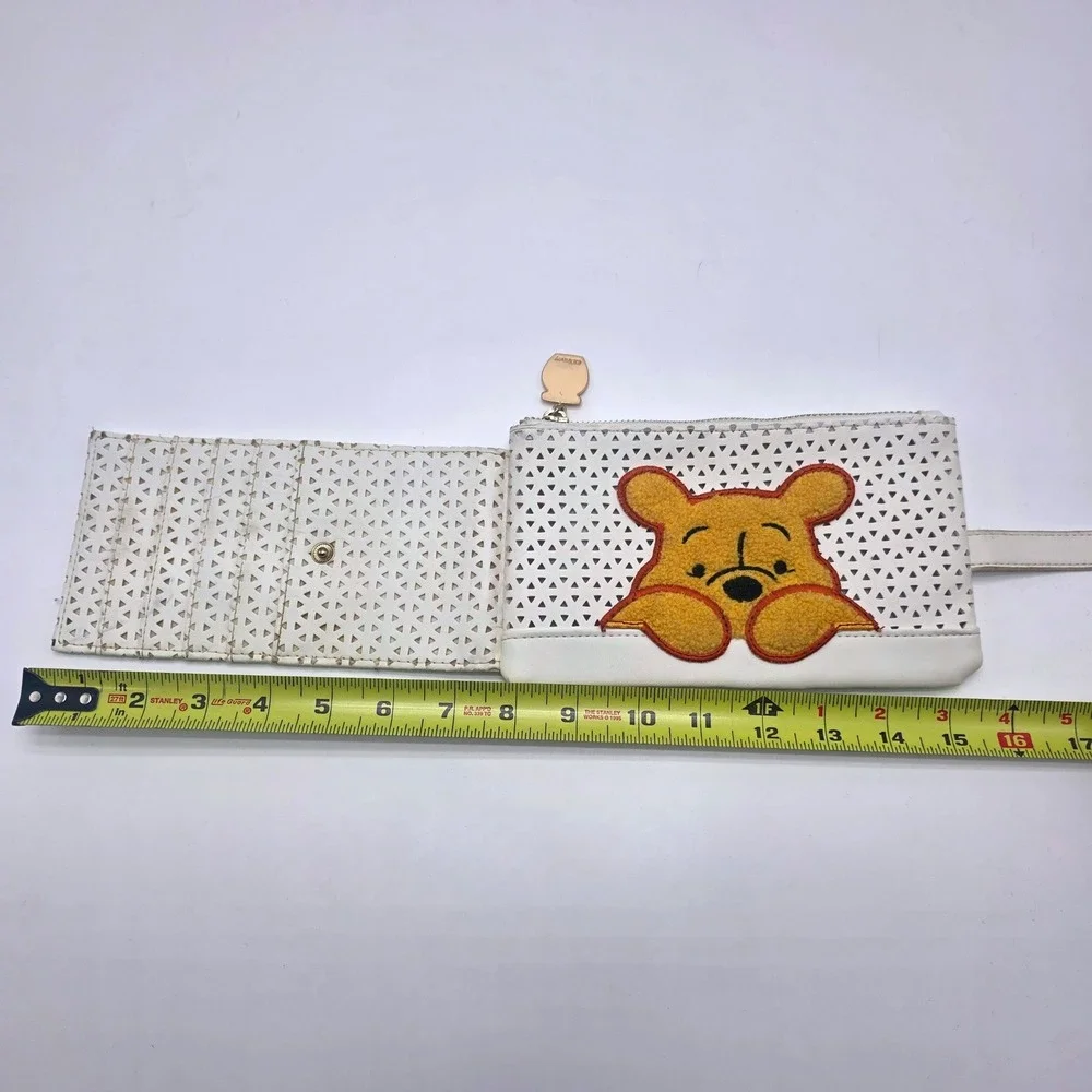 Disney Winnie the Pooh White Perforated Bifold Wallet Wristlet Hunny Pot Pull